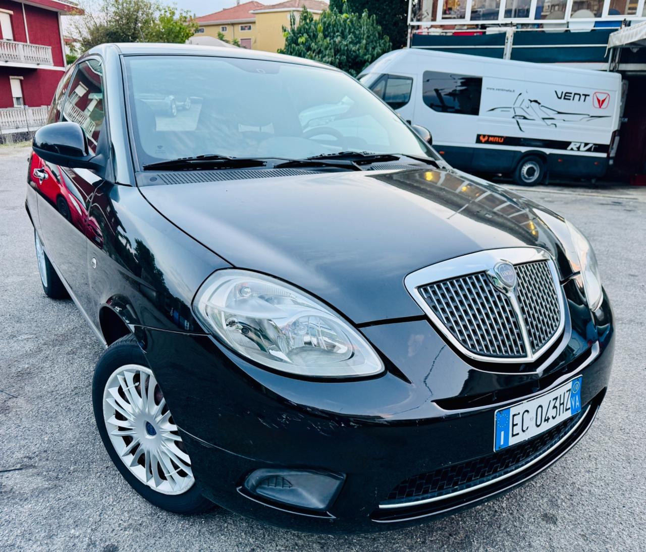 Lancia Ypsilon 1.2 Versus