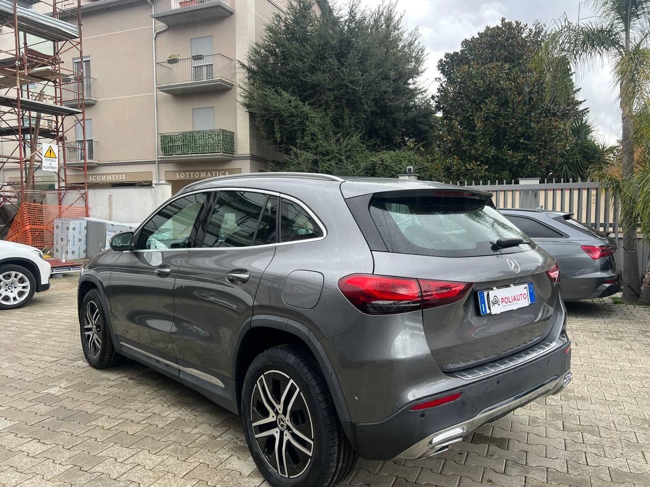 Mercedes-Benz GLA 200