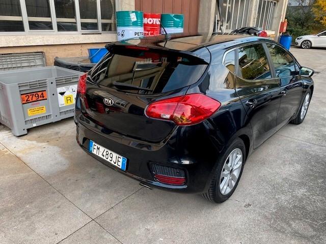 Kia Ceed cee'd 1.6 GDI 5 porte Cool