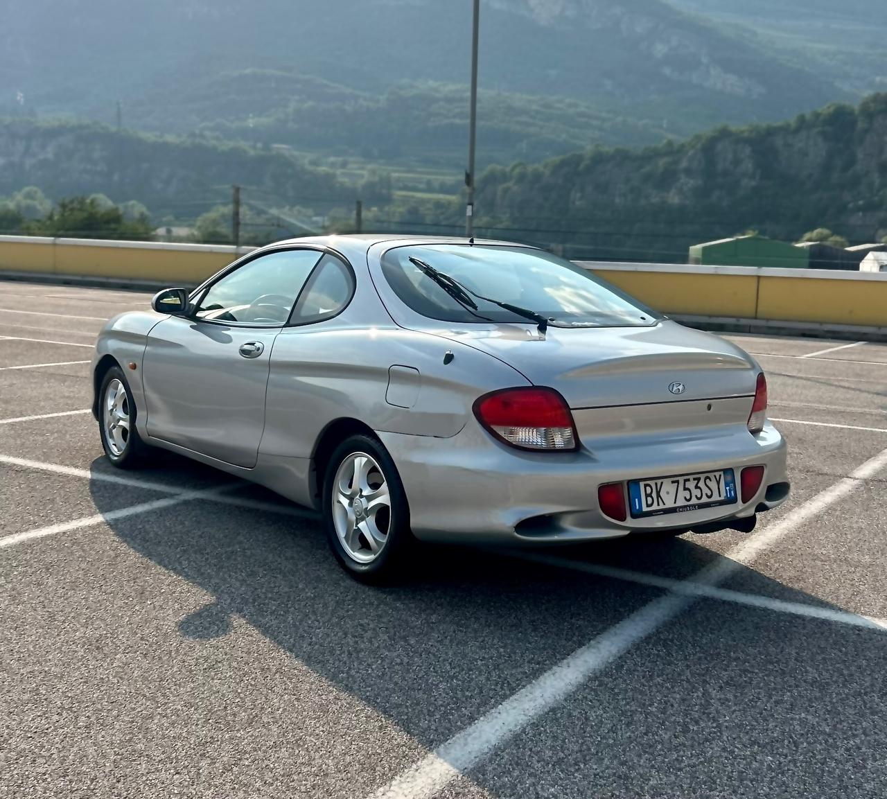 Hyundai Coupe 1.6i 16V Air Edition Neopatentati