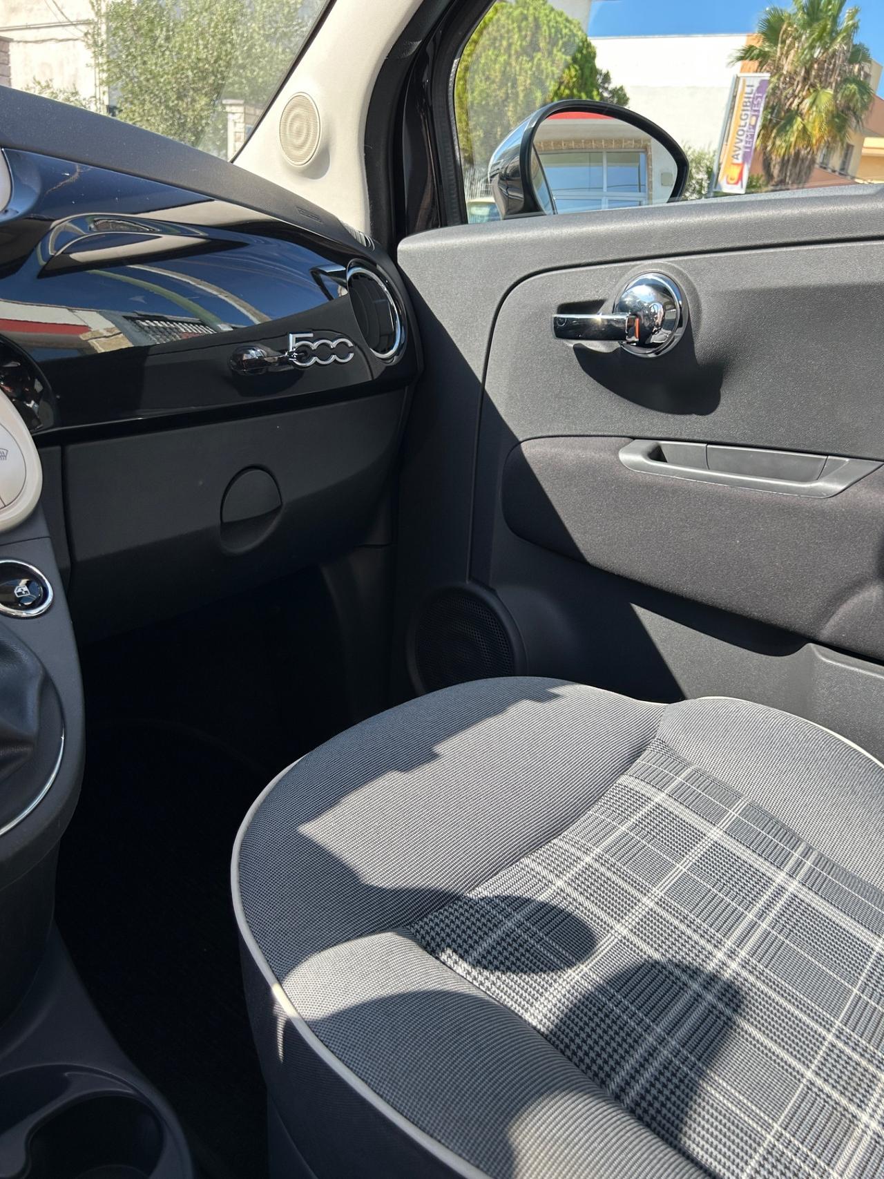Fiat 500 1.2 Lounge-2016-NAVI-PANO