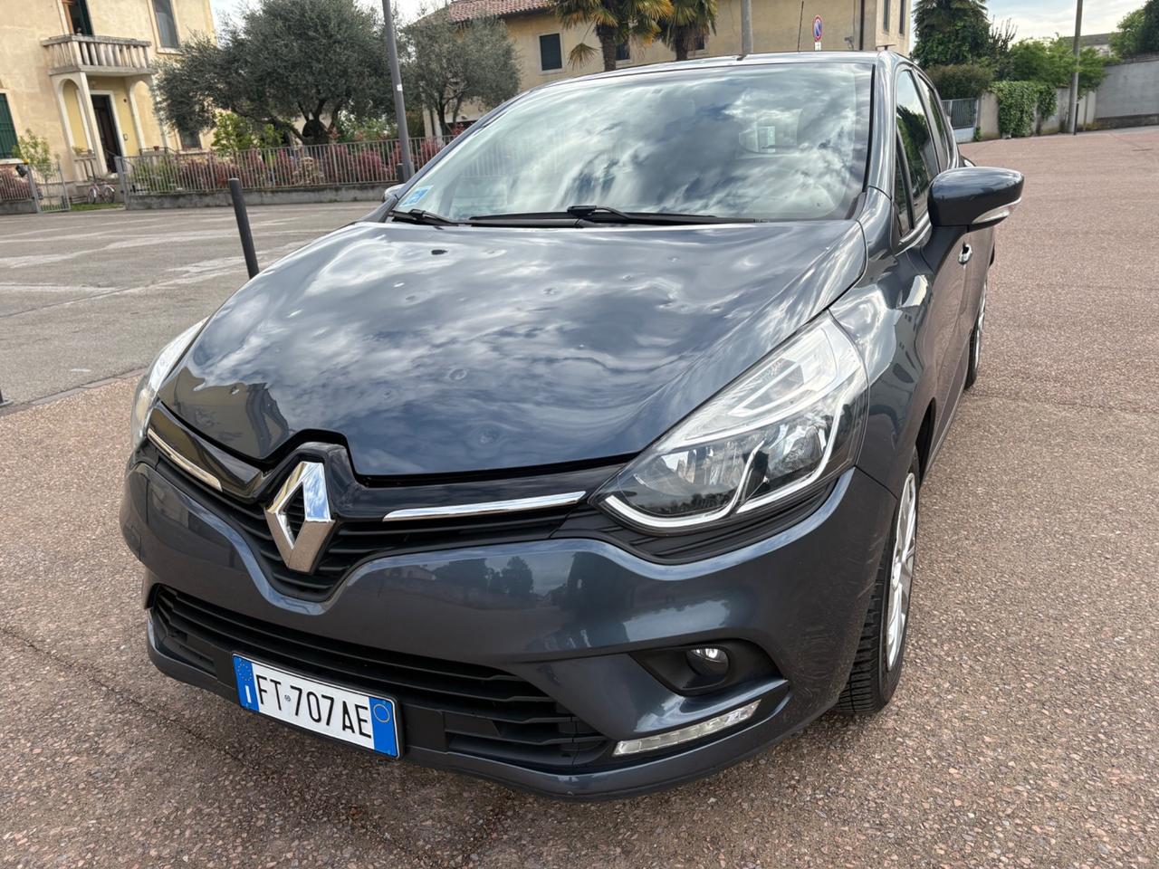 Renault Clio .900..benzina/ GPL anno 2018 km 130