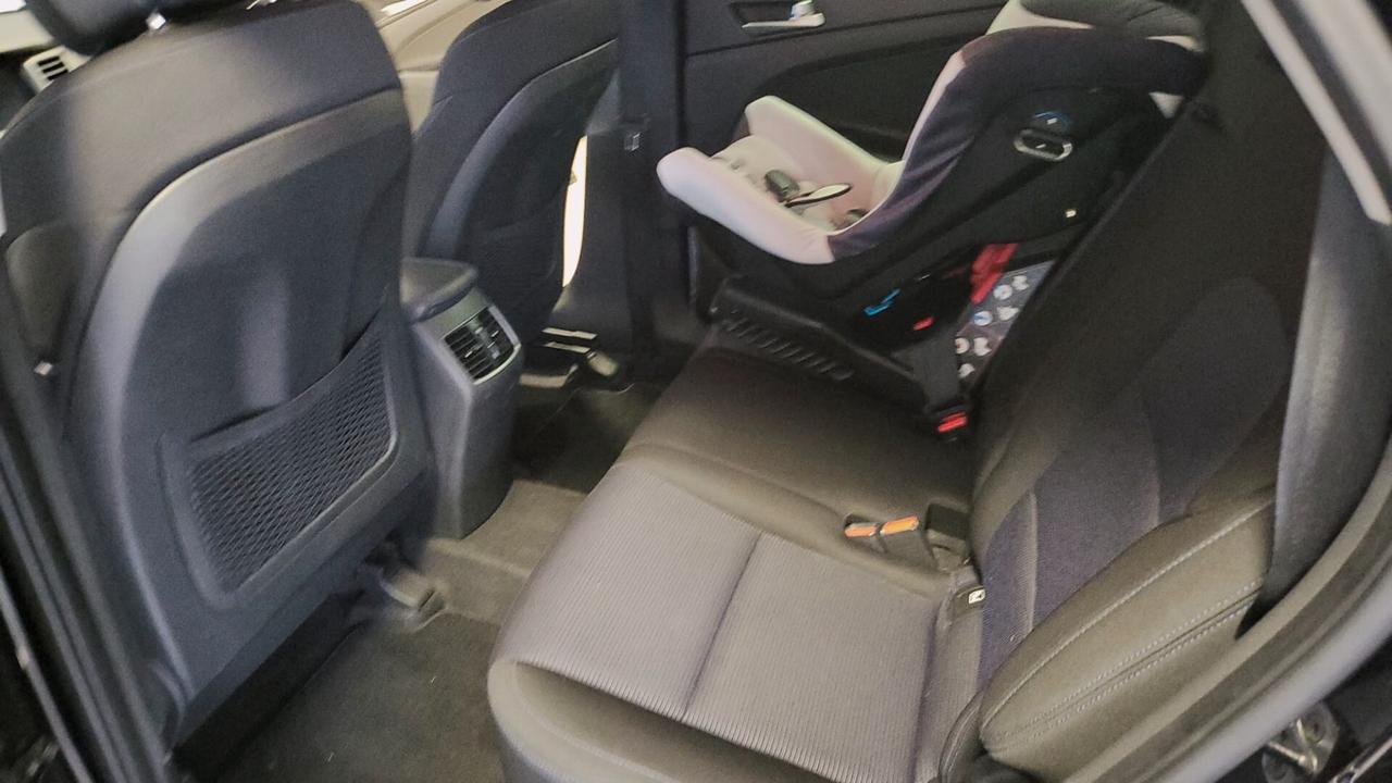 HYUNDAI TUCSON 1.7 CRDi XPossible 2W , (115CV)-OTTIME CONDIZIONI-ADATTA ANCHE A NEO PATENTATI