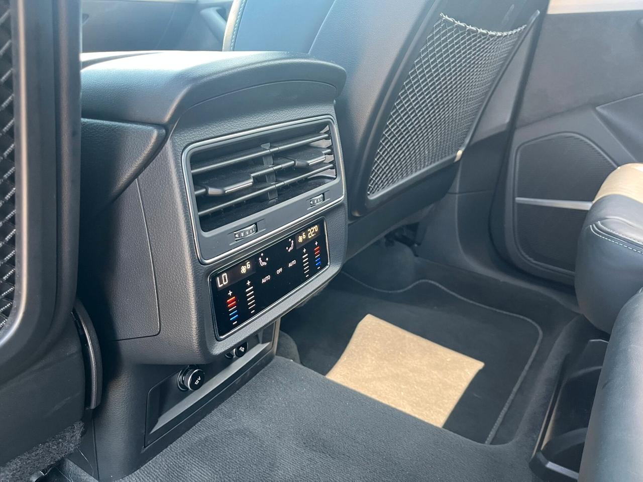 Audi Q7 50 TDI quattro tiptronic SPORT