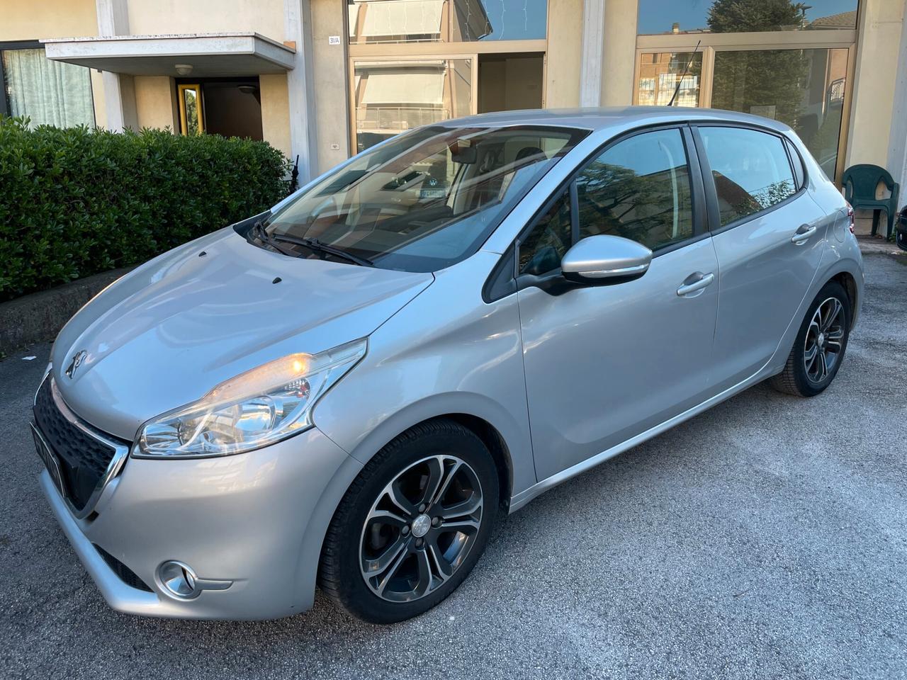 Peugeot 208 1.4 VTi 95 CV 5p. GPL Allure