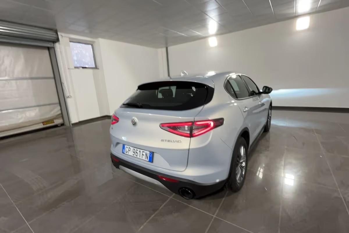Alfa Romeo Stelvio 2.2 Turbodiesel 210 CV AT8 Q4 Competizione