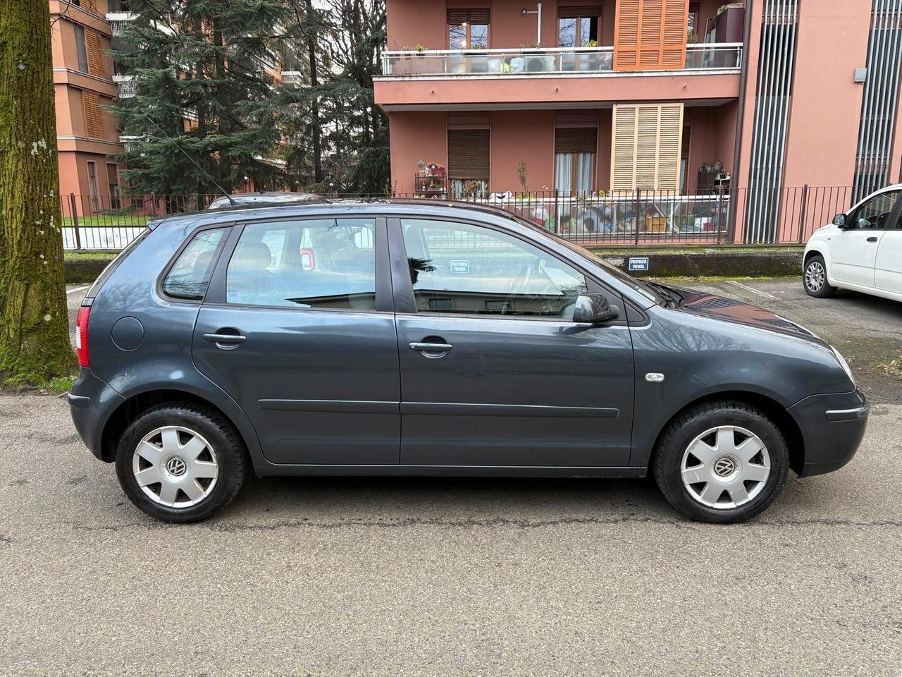 Volkswagen Polo 1.4/75CV 16V 5p. Sportline
