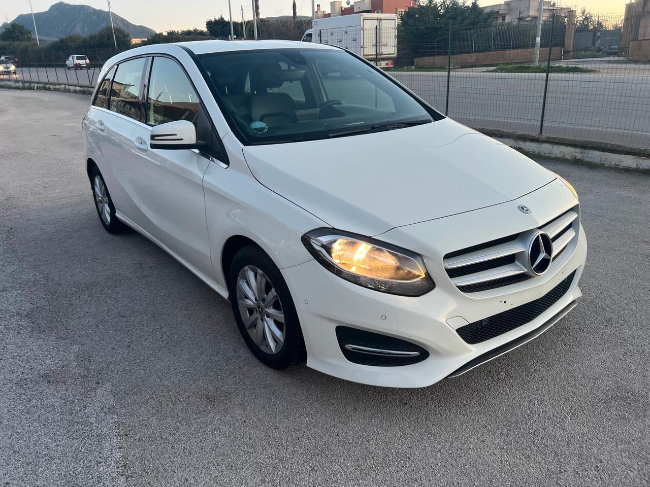 Mercedes-benz B 200 136CV Automatic 2018