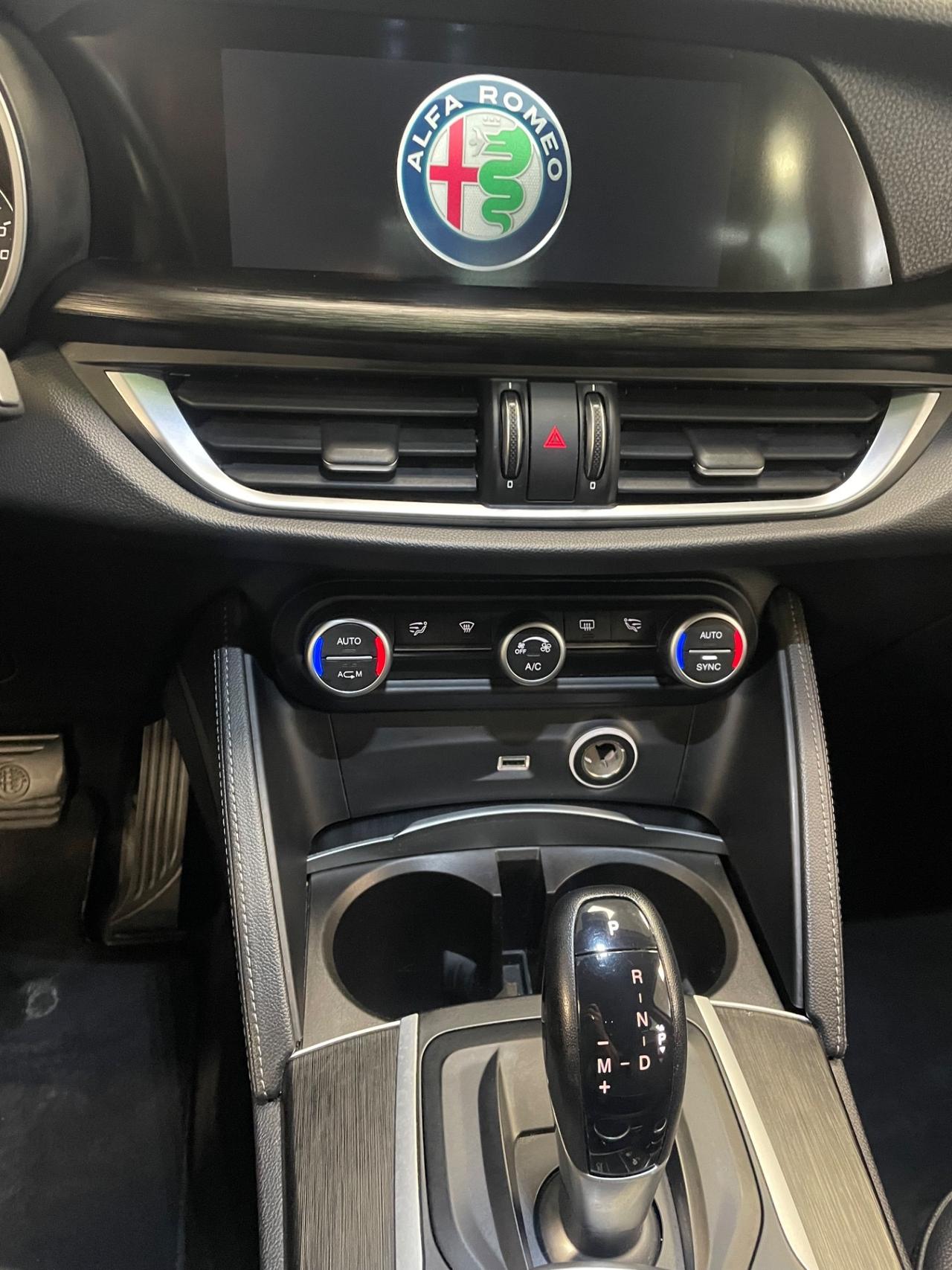 Alfa Romeo Stelvio 2.2 Turbodiesel 180 CV AT8 RWD Executive