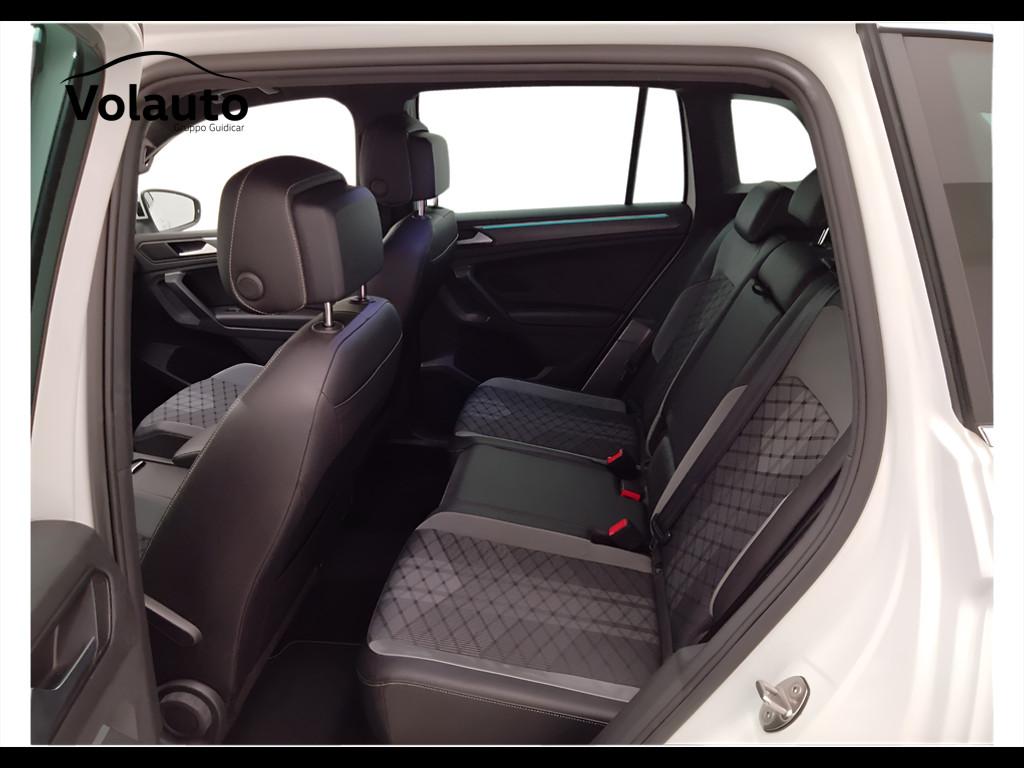 VOLKSWAGEN Tiguan II 2021 - Tiguan 1.5 tsi R-Line 150cv dsg