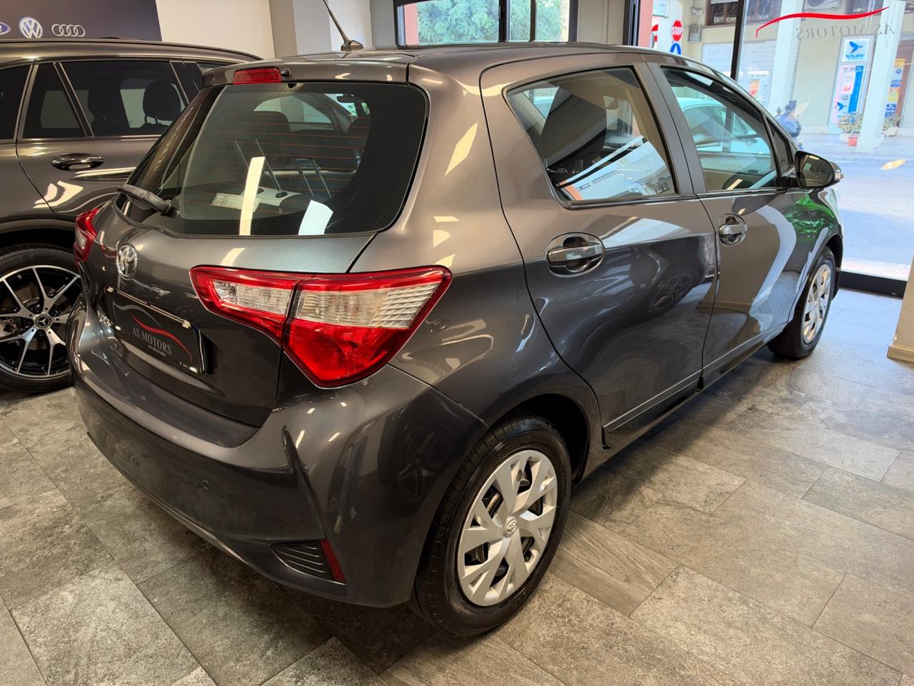 Toyota Yaris 1.0 72 CV 5 porte Lounge
