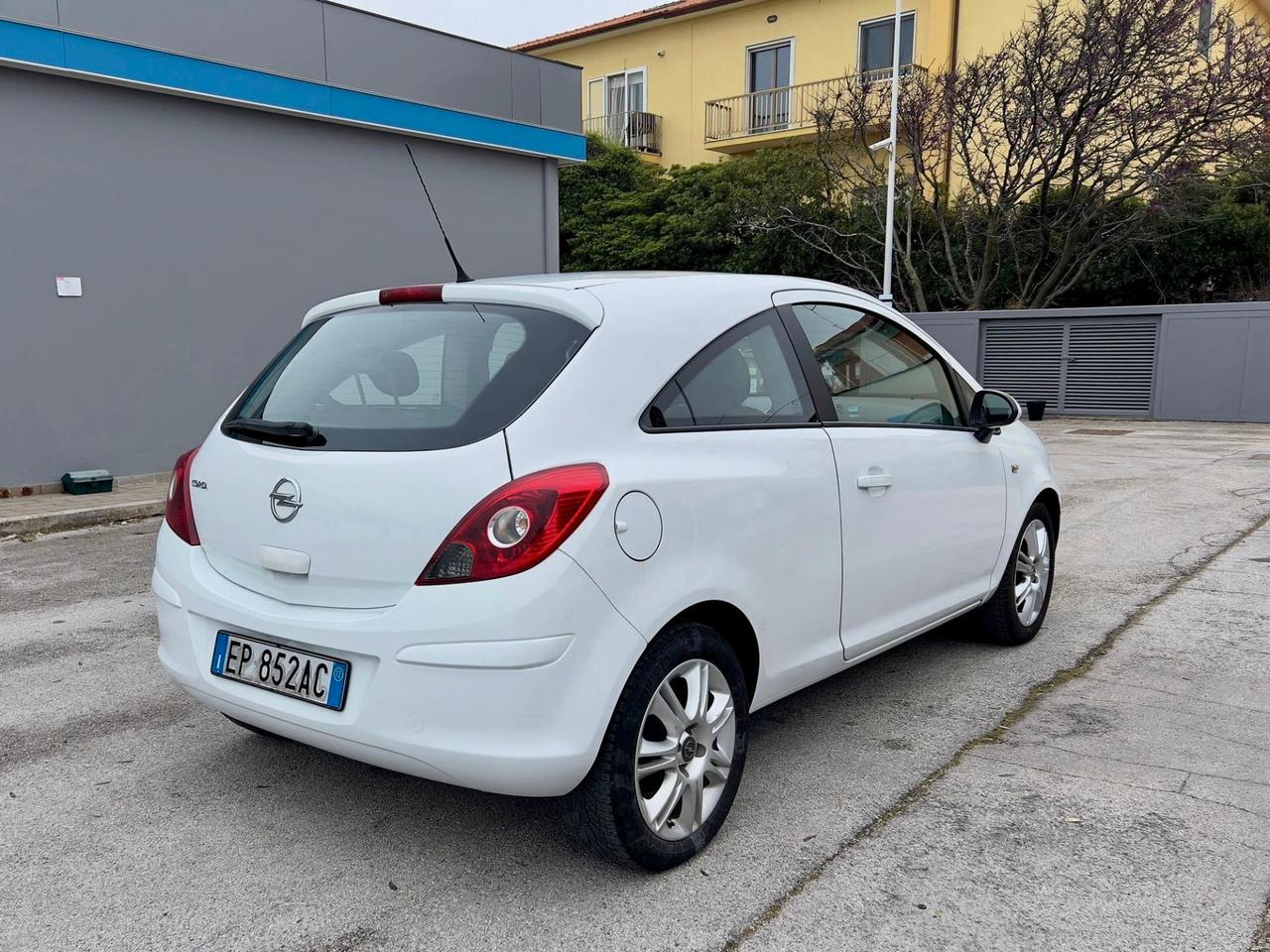 Opel Corsa 1.2 GPL