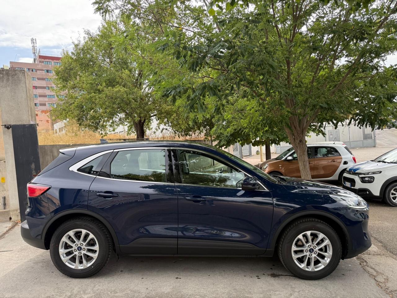 Ford Kuga 1.5 KM. 49.000! NEW MODEL