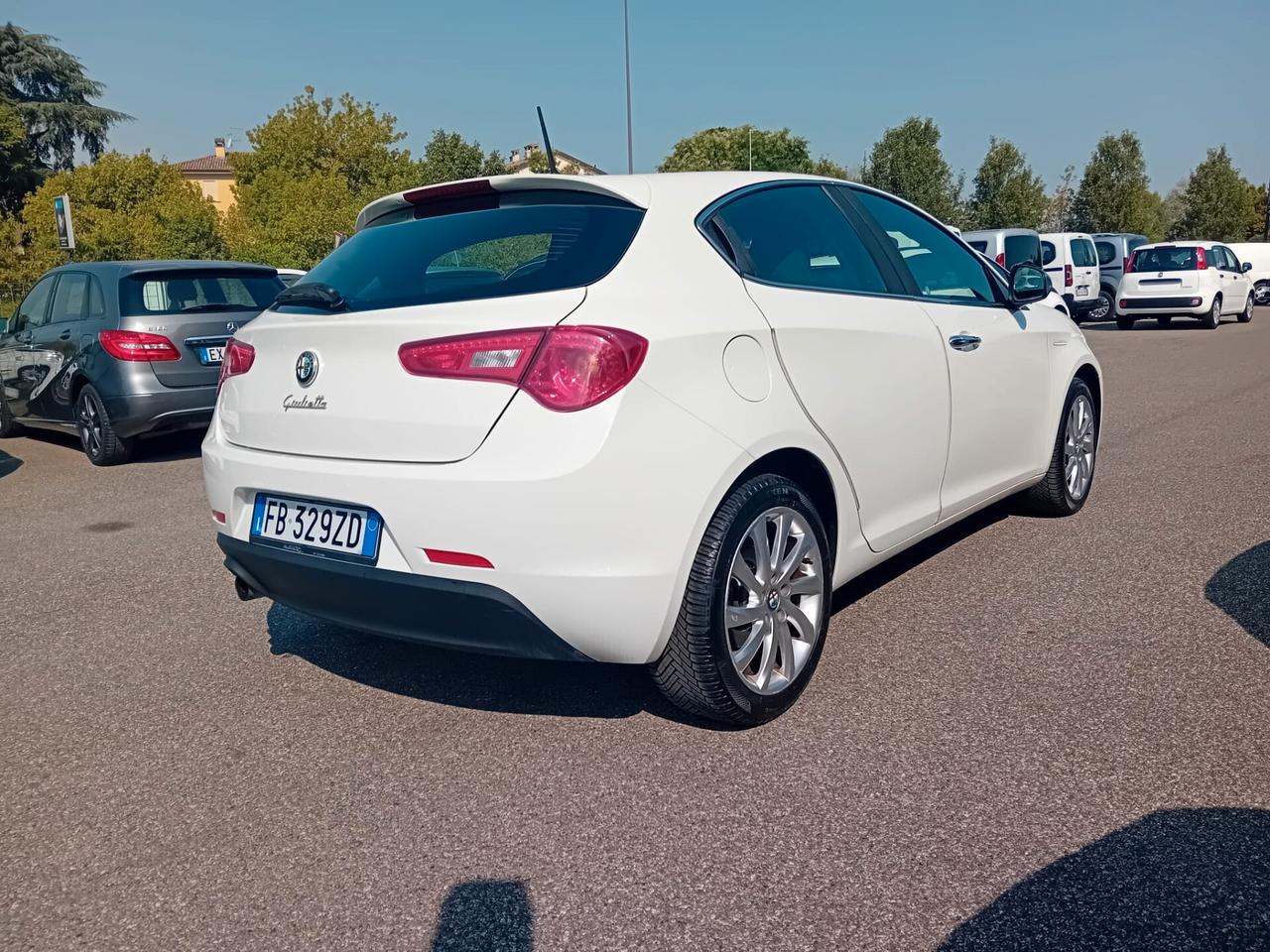 Alfa Romeo Giulietta 1.6 jtdm Distinctive Sport Pack 120cv E6