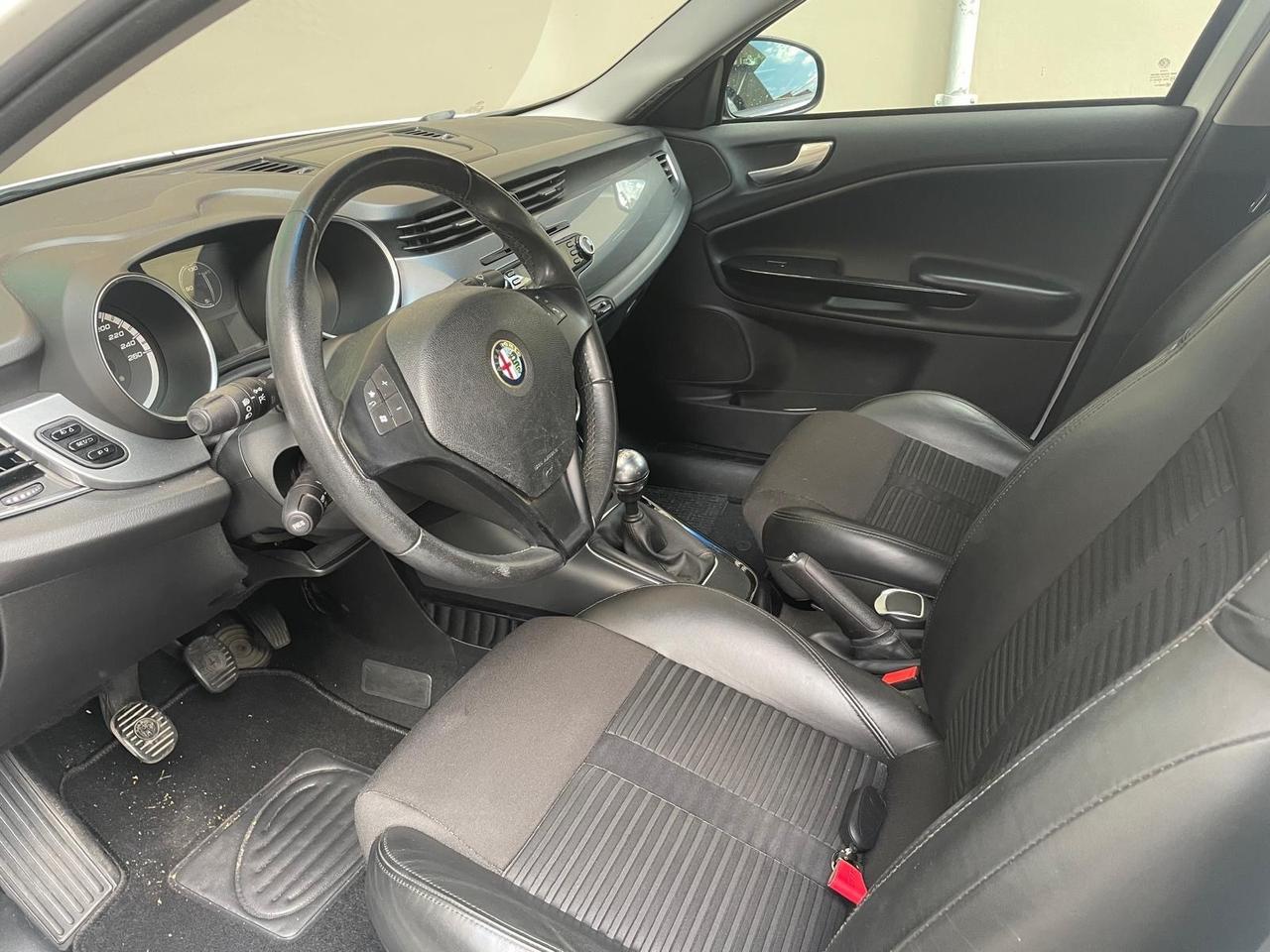 Alfa Romeo Giulietta 1.6 JTDm-2 105 CV Exclusive