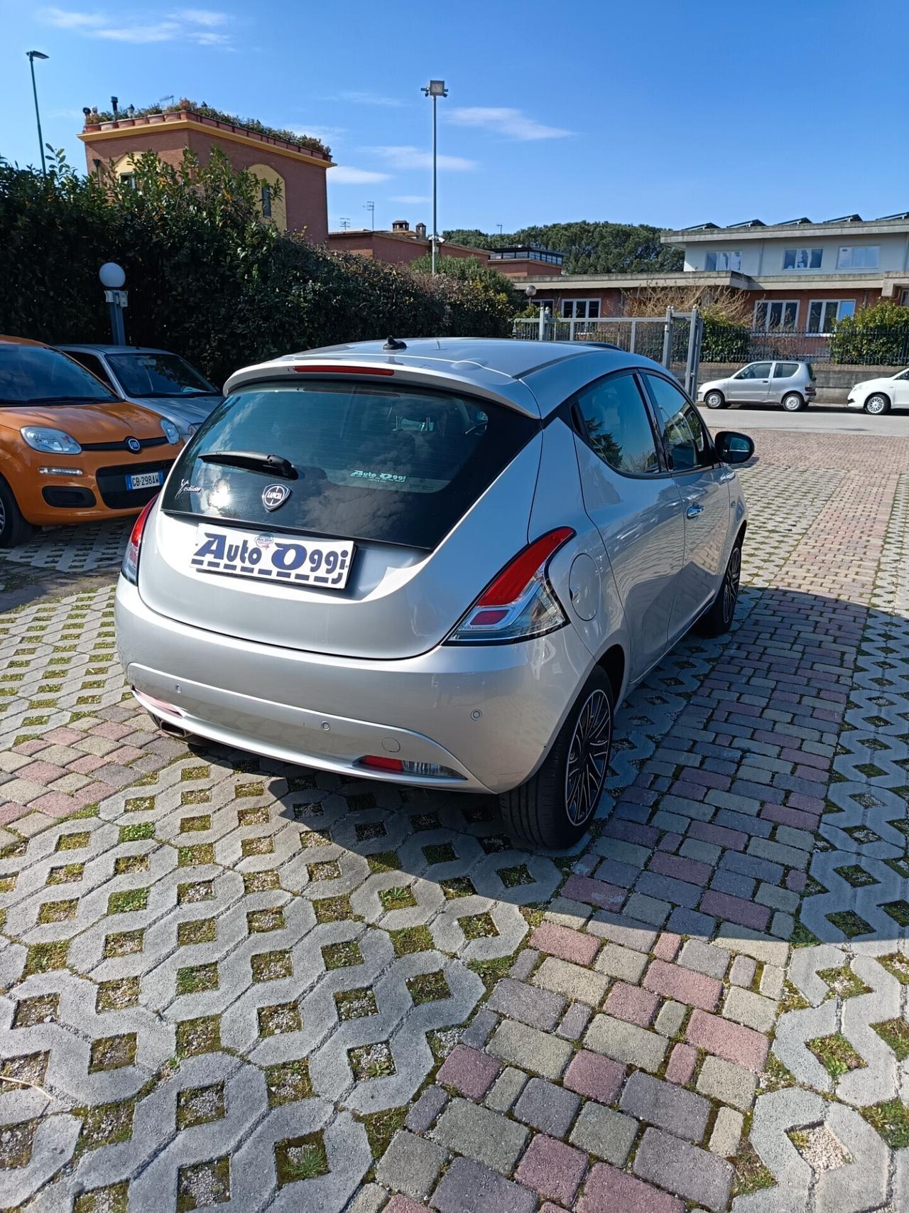 Lancia Ypsilon 1.2 69 CV 5 porte S&S Gold