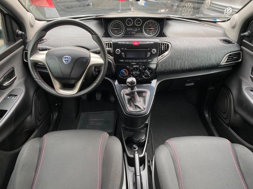 Lancia Ypsilon 1.2 69 CV 5 porte Elefantino