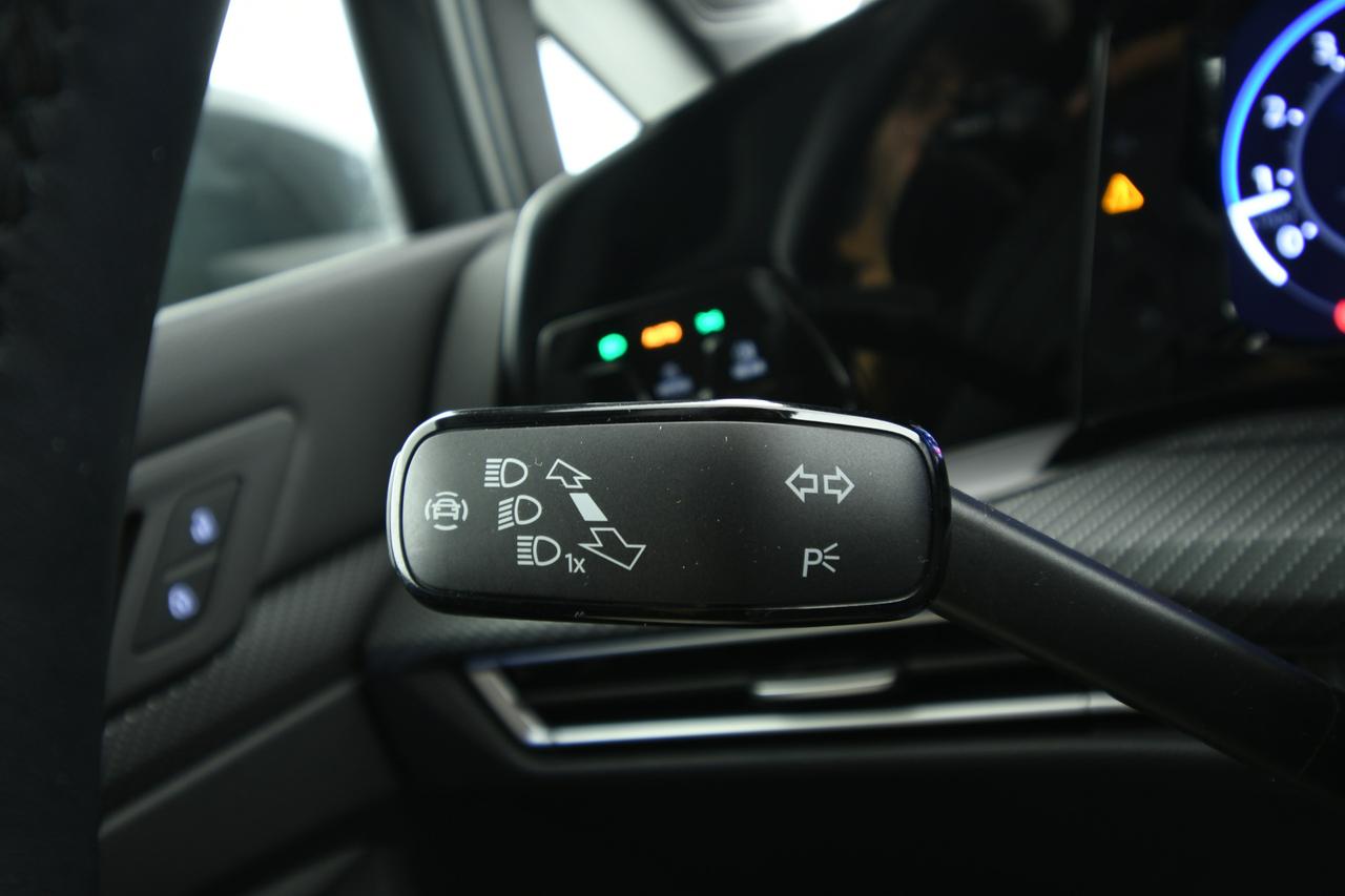 VOLKSWAGEN Golf 1.5 etsi evo R-Line 130cv dsg NEOPATENTATI+ACC+APPLE CARPLAY