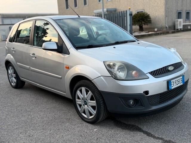 Ford Fiesta 1.4 16V 5p. Ghia Euro 4 adatta a neopatentati