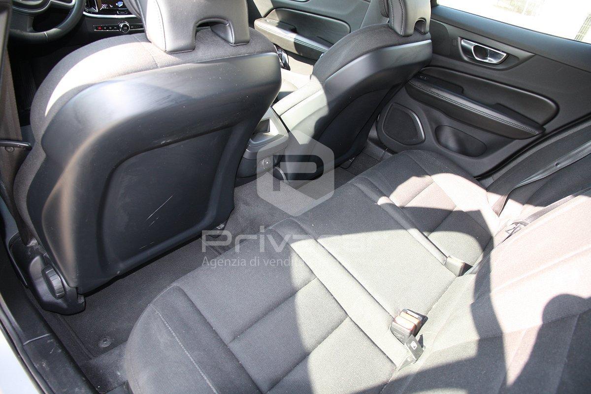 VOLVO V60 B4 (d) Geartronic Momentum Business Pro