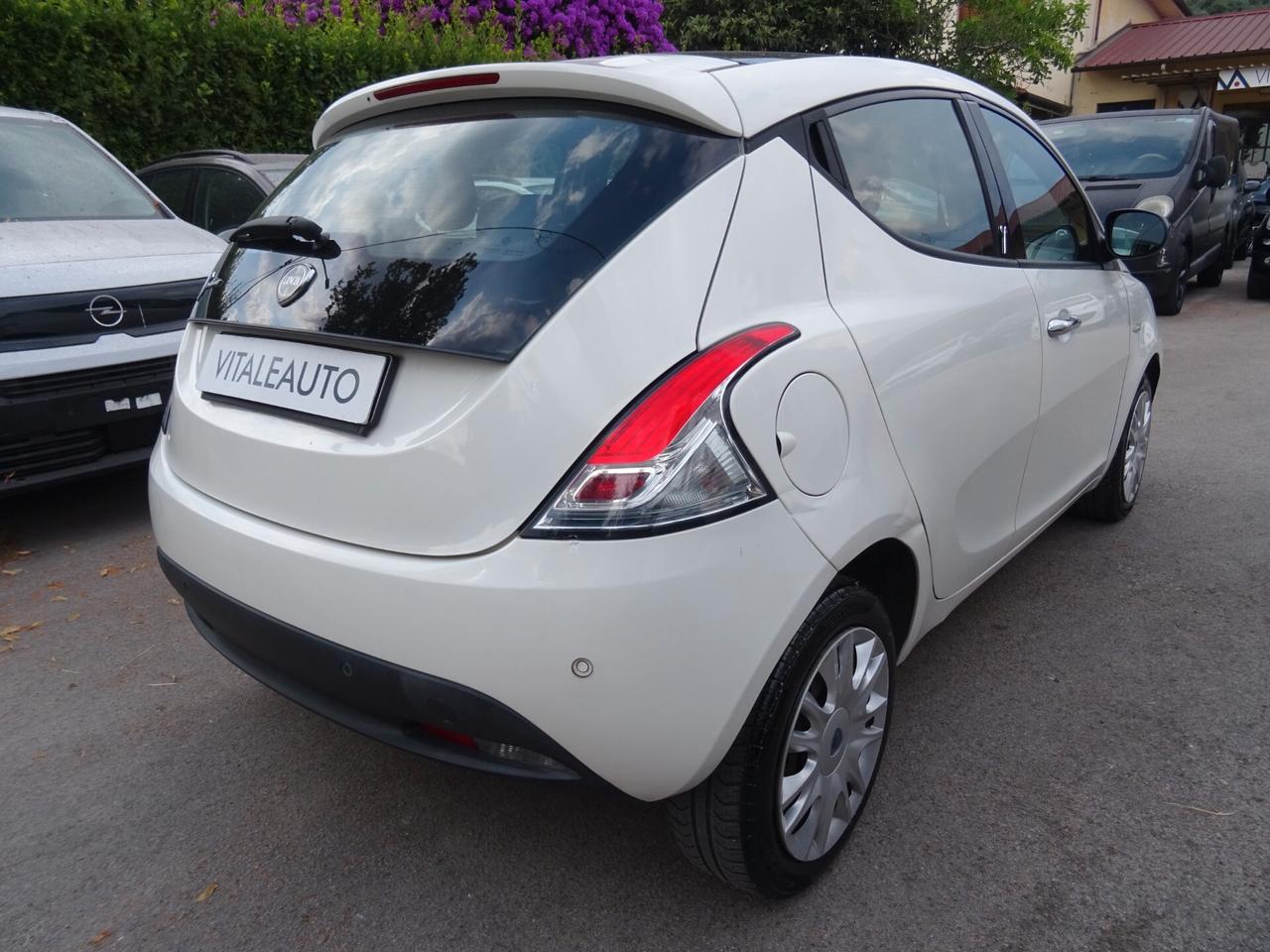 Lancia Ypsilon 1.2 69 CV 5p Platinum TETTO APRIBILE