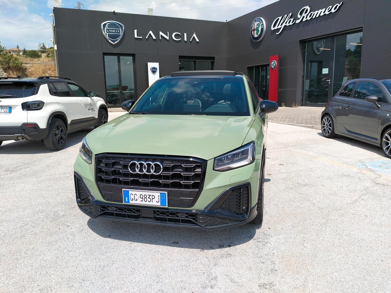 Audi Q2 35 TDI S tronic Identity Black