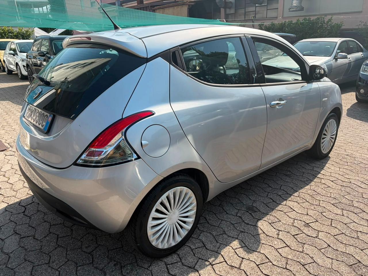 Lancia Ypsilon 1.2 69 CV 5 porte S&S Gold*EURO5*NEOPATENTATI