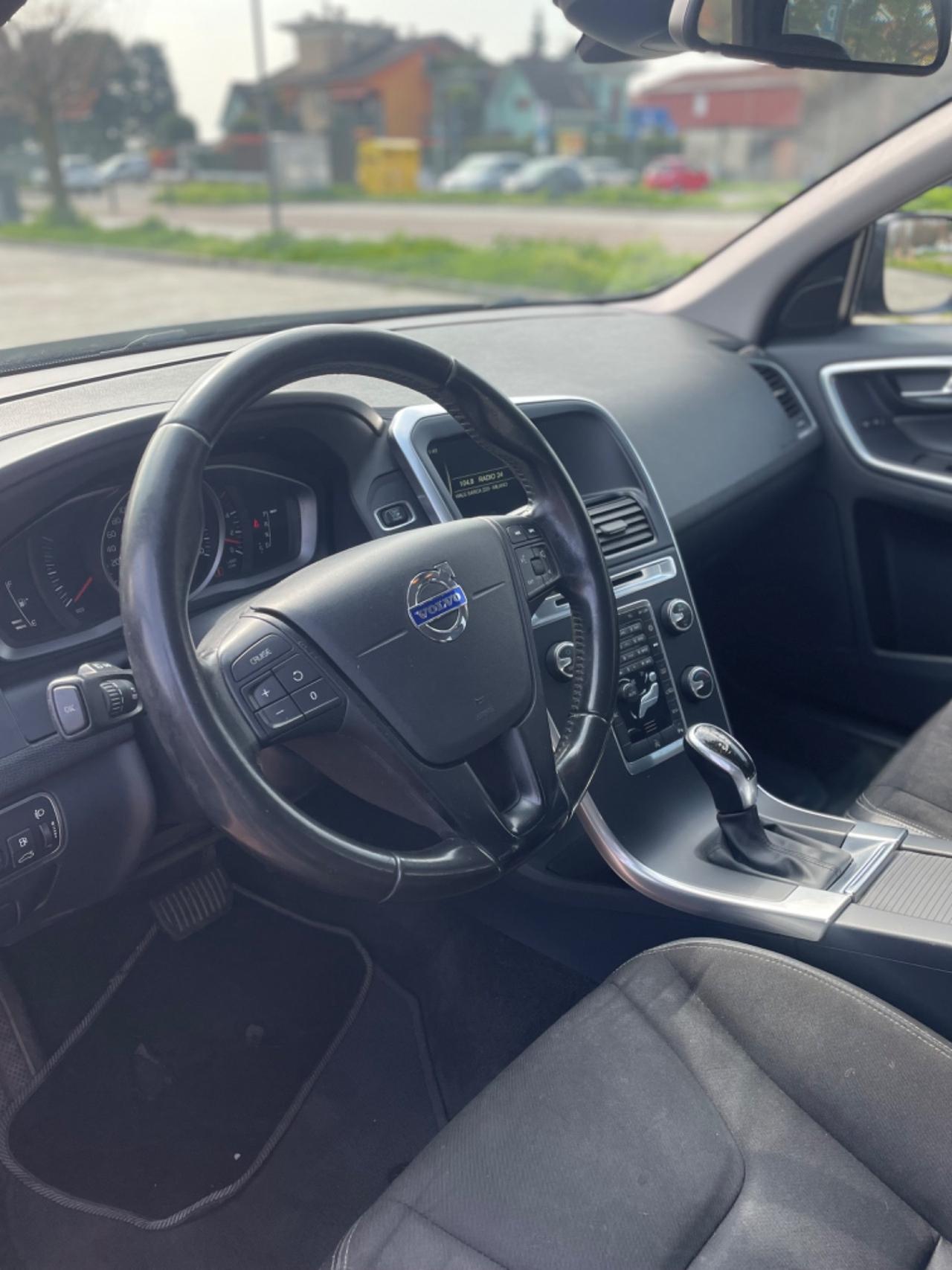 Volvo XC 60 XC60 D3 Geartronic R-design Kinetic