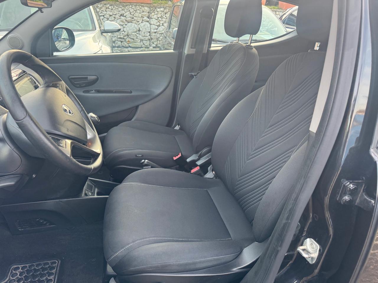 Lancia Ypsilon 1.0 FireFly 5 porte S&S Hybrid Ecochic Gold