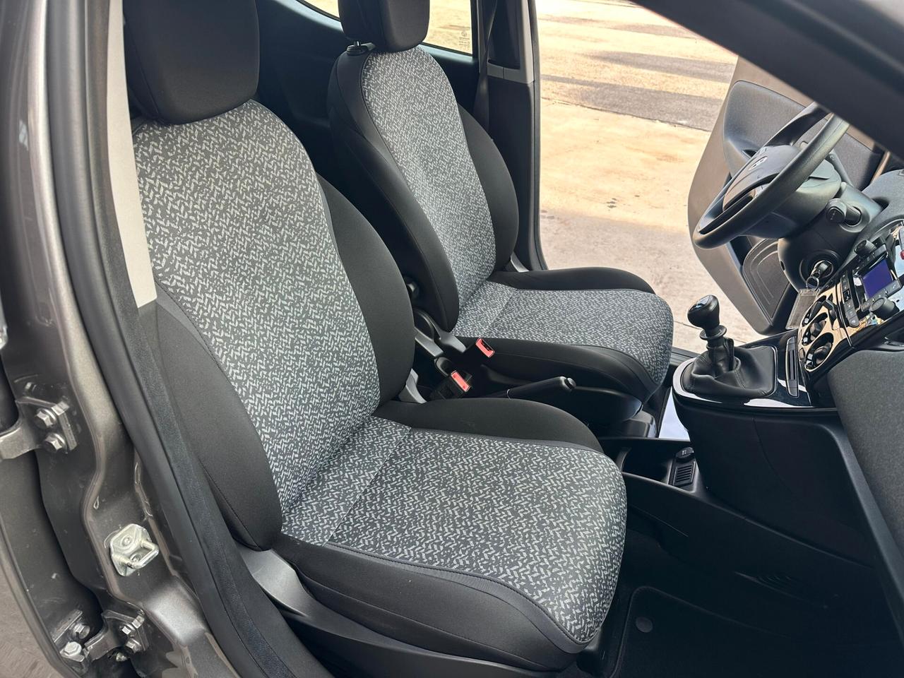 Lancia Ypsilon 1.0 FireFly 5 porte S&S Hybrid Silver PREZZO PROMO