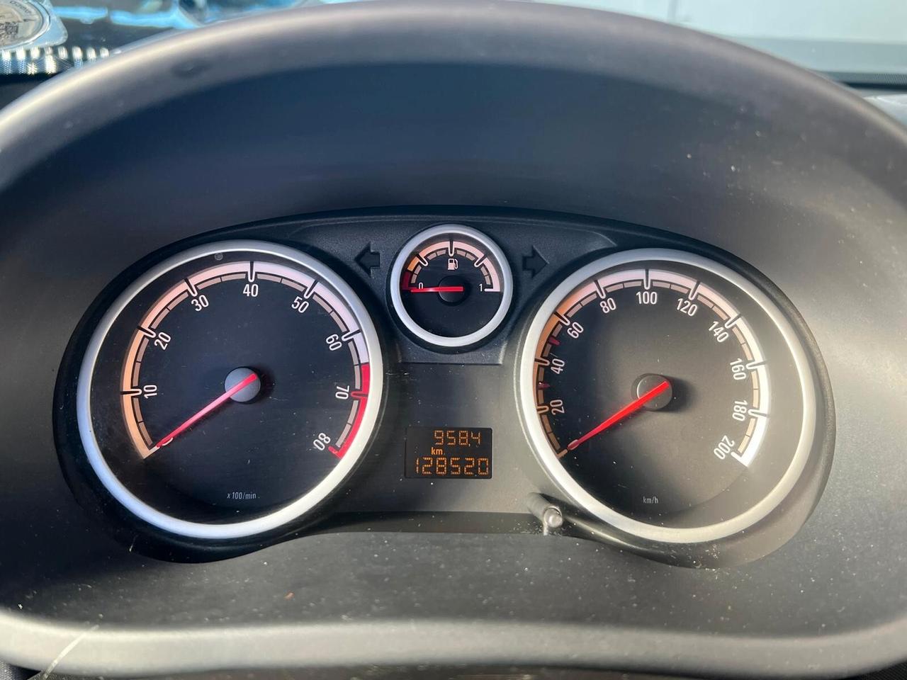 Opel Corsa 1.2 5 porte Cosmo