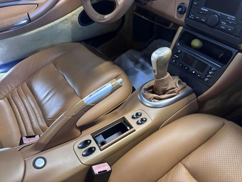 Porsche 911 Carrera