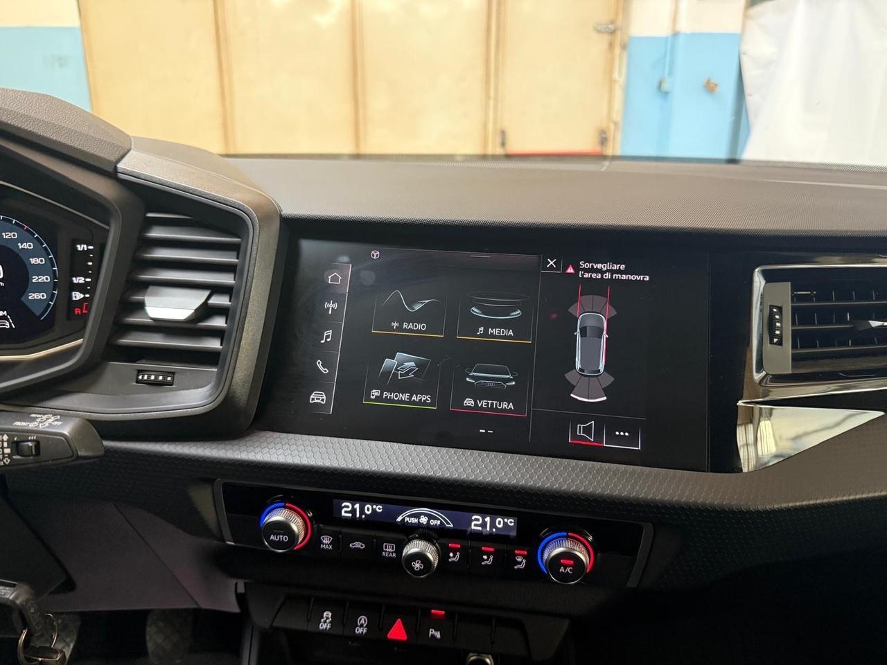 Audi A1 citycarver 30 TFSI Identity Contrast