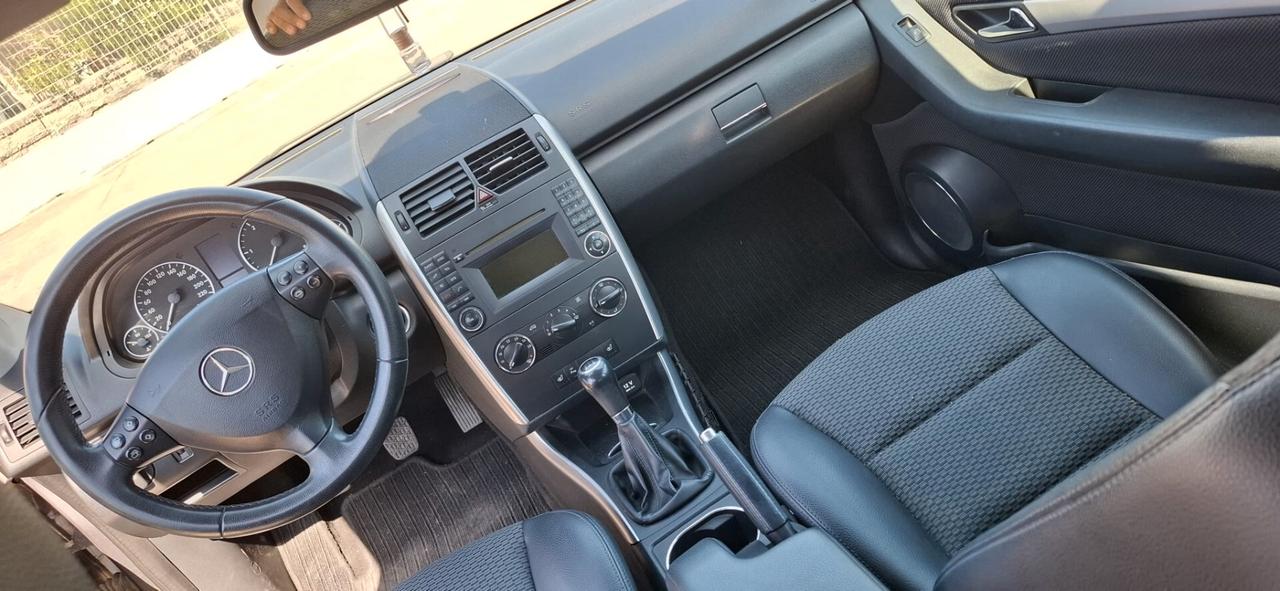 2011 Mercedes-benz A 160 CDI BlueEFFICIENCY Premium