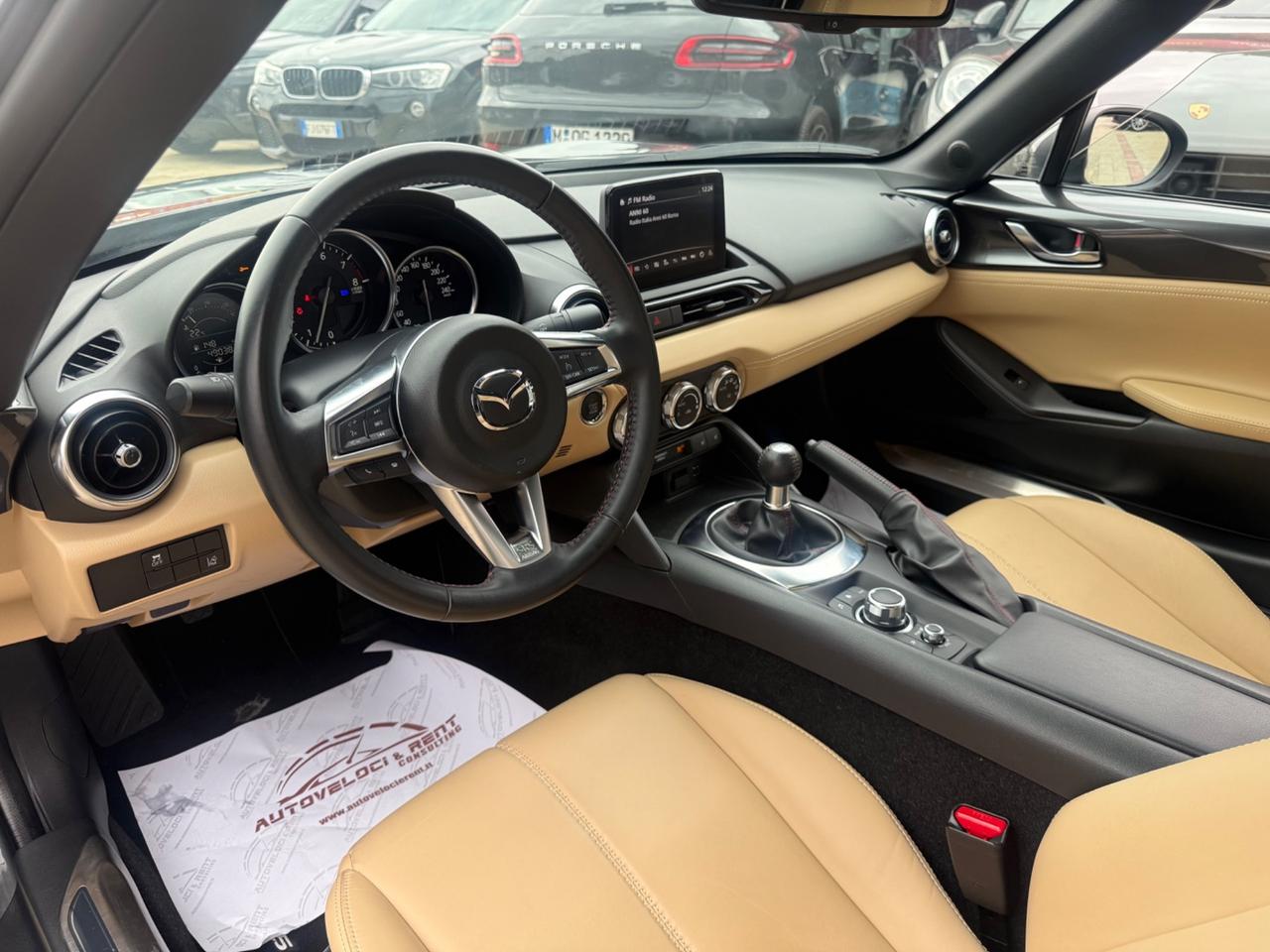 MX-5 1.5 SAKURA | CAPOTE BORDEAUX | PELLE BEIGE | BOSE | FULL LED | 17” | PRONTA CONSEGNA