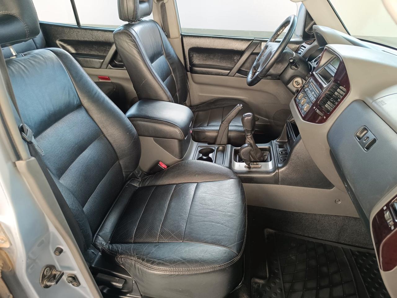 Mitsubishi Pajero 3.2 16V DI-D 5p. Instyle - 7 POSTI - ASI