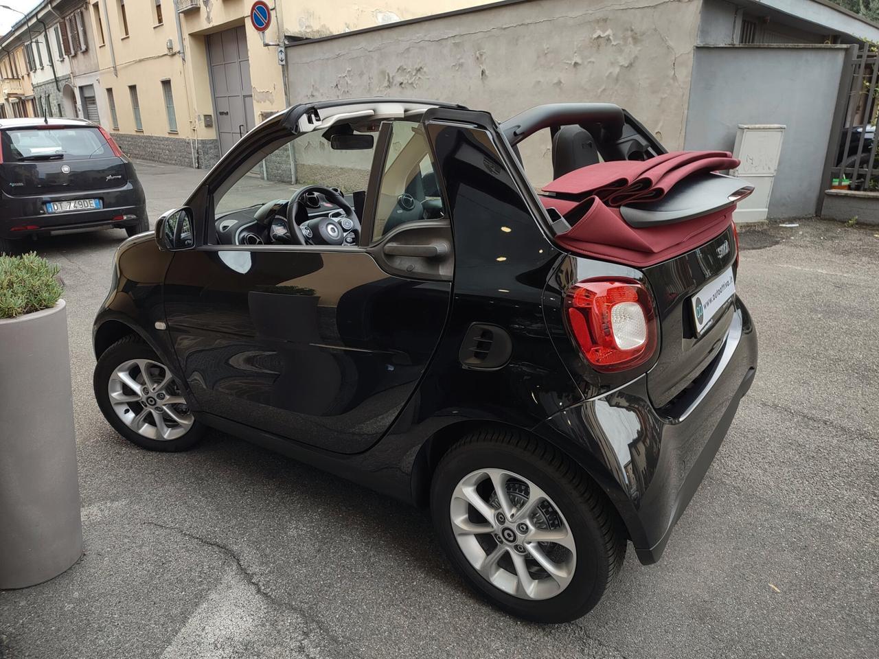 Smart ForTwo 70 1.0 twinamic cabrio Passion Capote Rossa Ok neopatentati