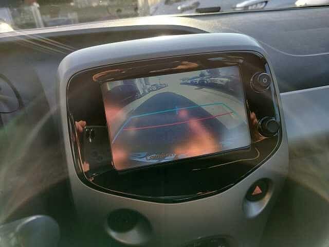 Toyota Aygo 1.0 VVT-i 69 CV 5 porte x-play MMT