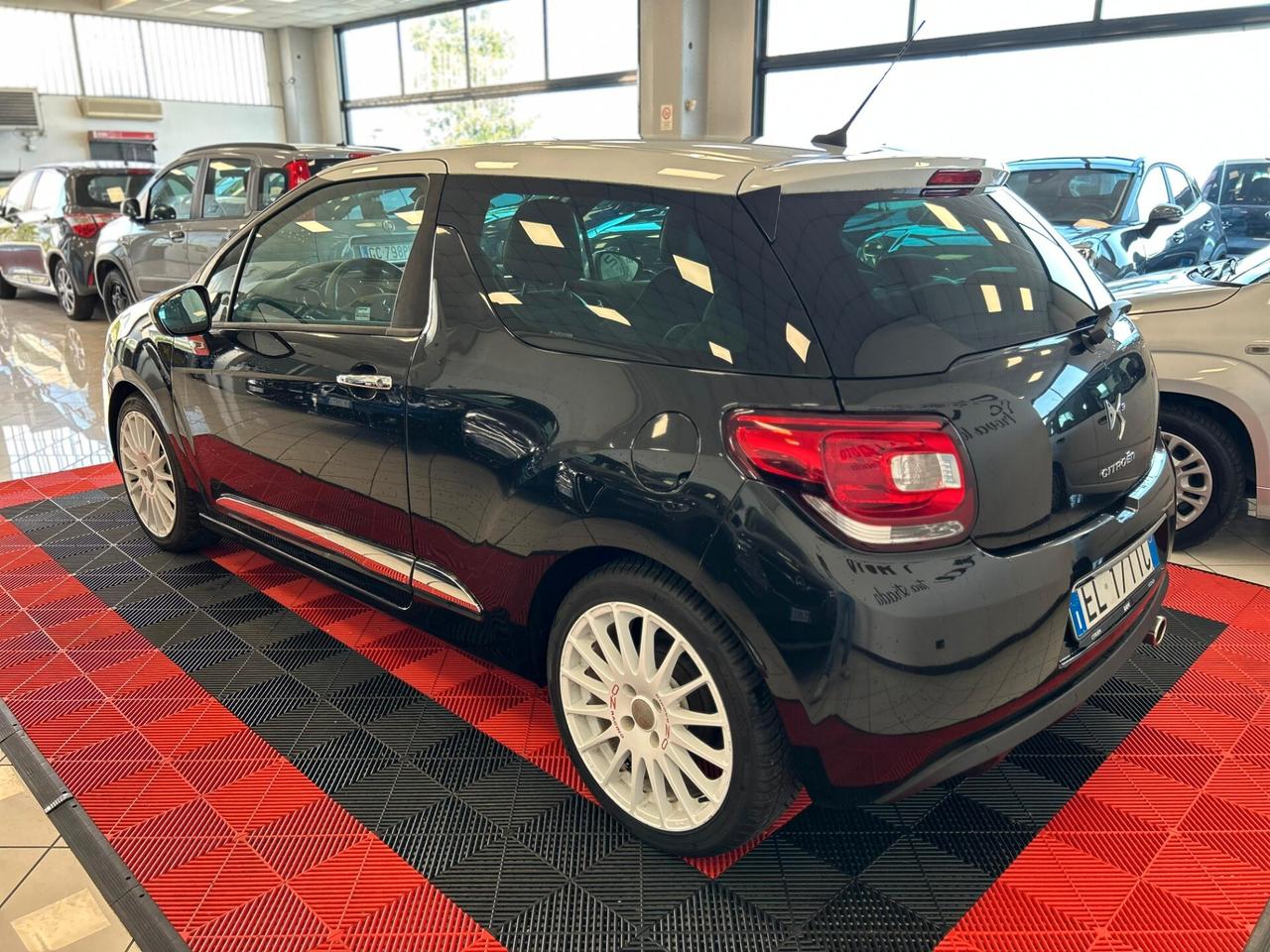 Ds DS3 3 1.4 VTi 95 Just Black
