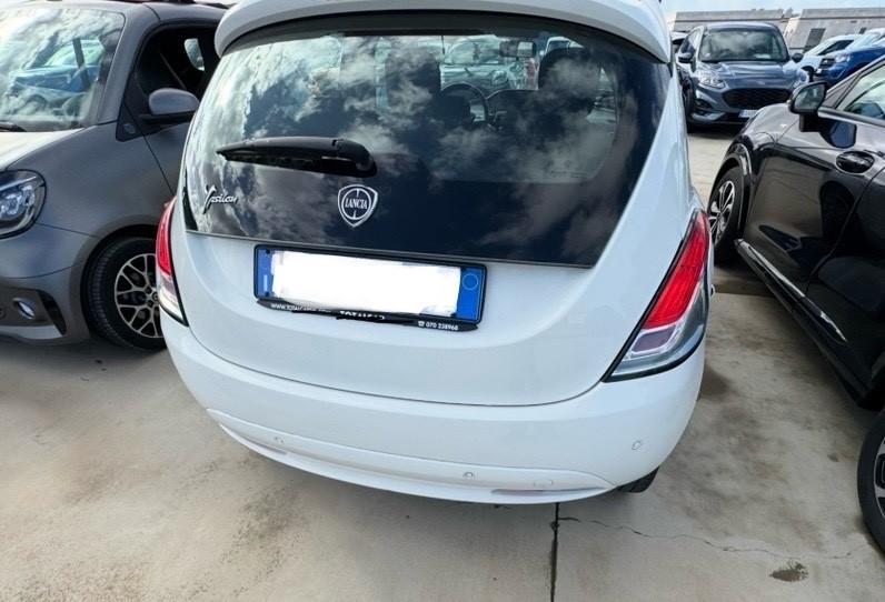 Lancia Ypsilon 1.2 69 CV 5 porte Gold