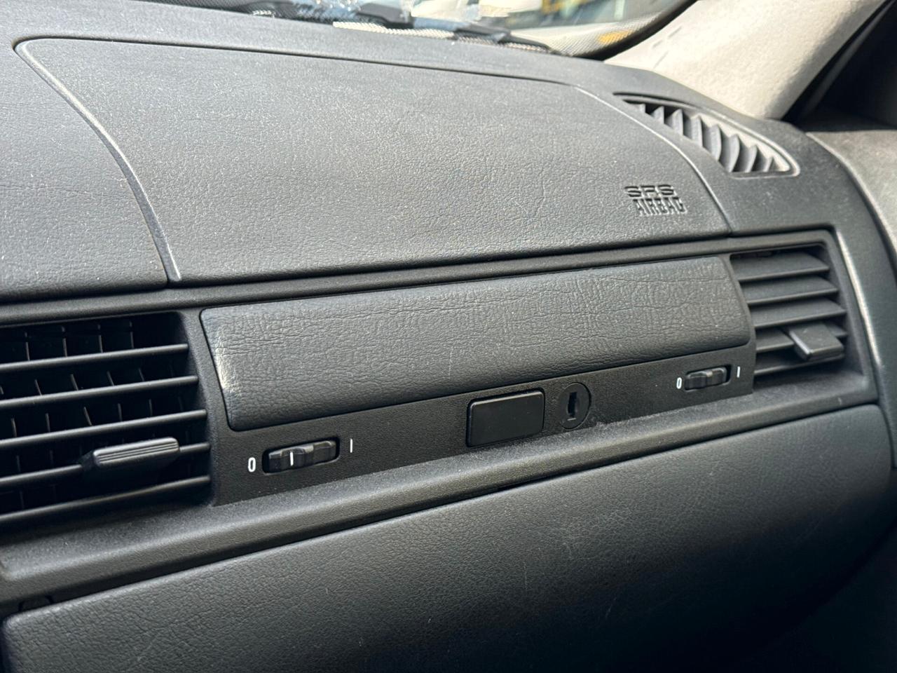 BME 318i Serie 3 E36 UNICOPROPRIETARIO MANUALE