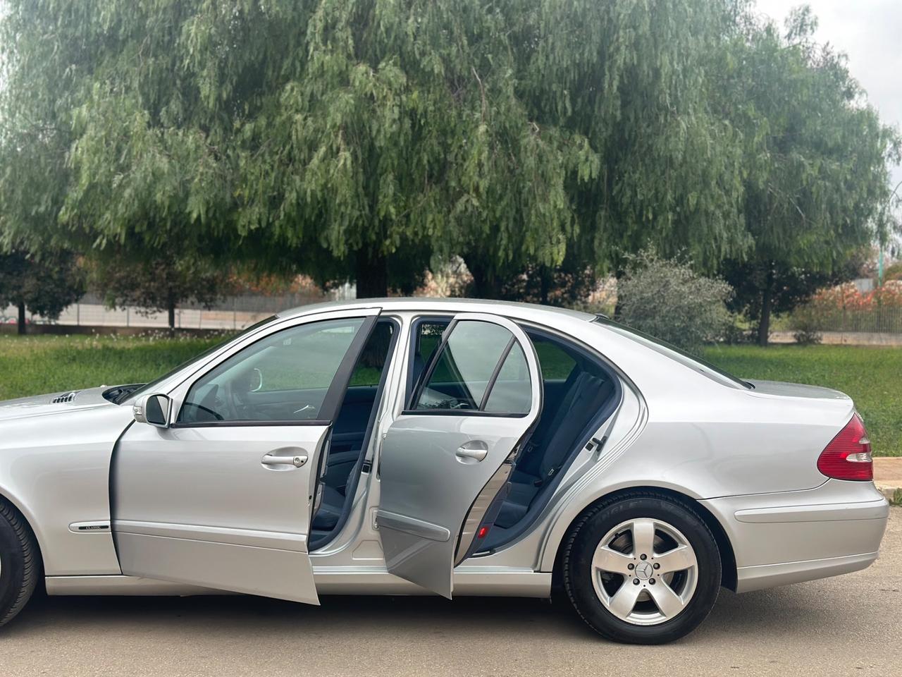 MERCEDES CLASSE E 220 - CAMBIO AUTOMATICO