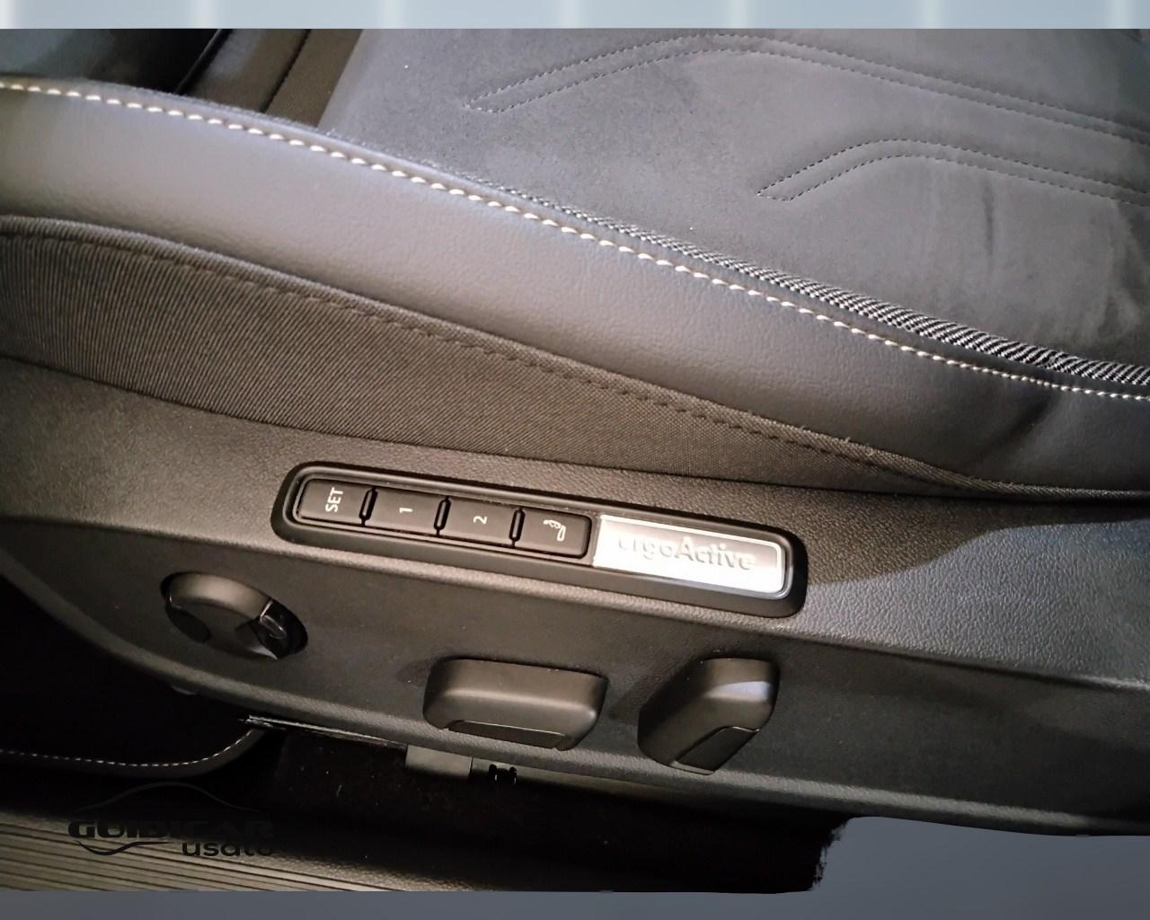 VOLKSWAGEN Golf VIII 2024 - Golf 2.0 tdi Style 150cv dsg