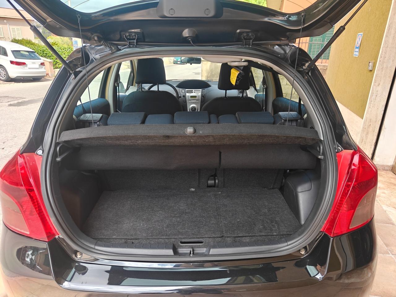 Toyota Yaris 1.3 M-MT Sol Automatica
