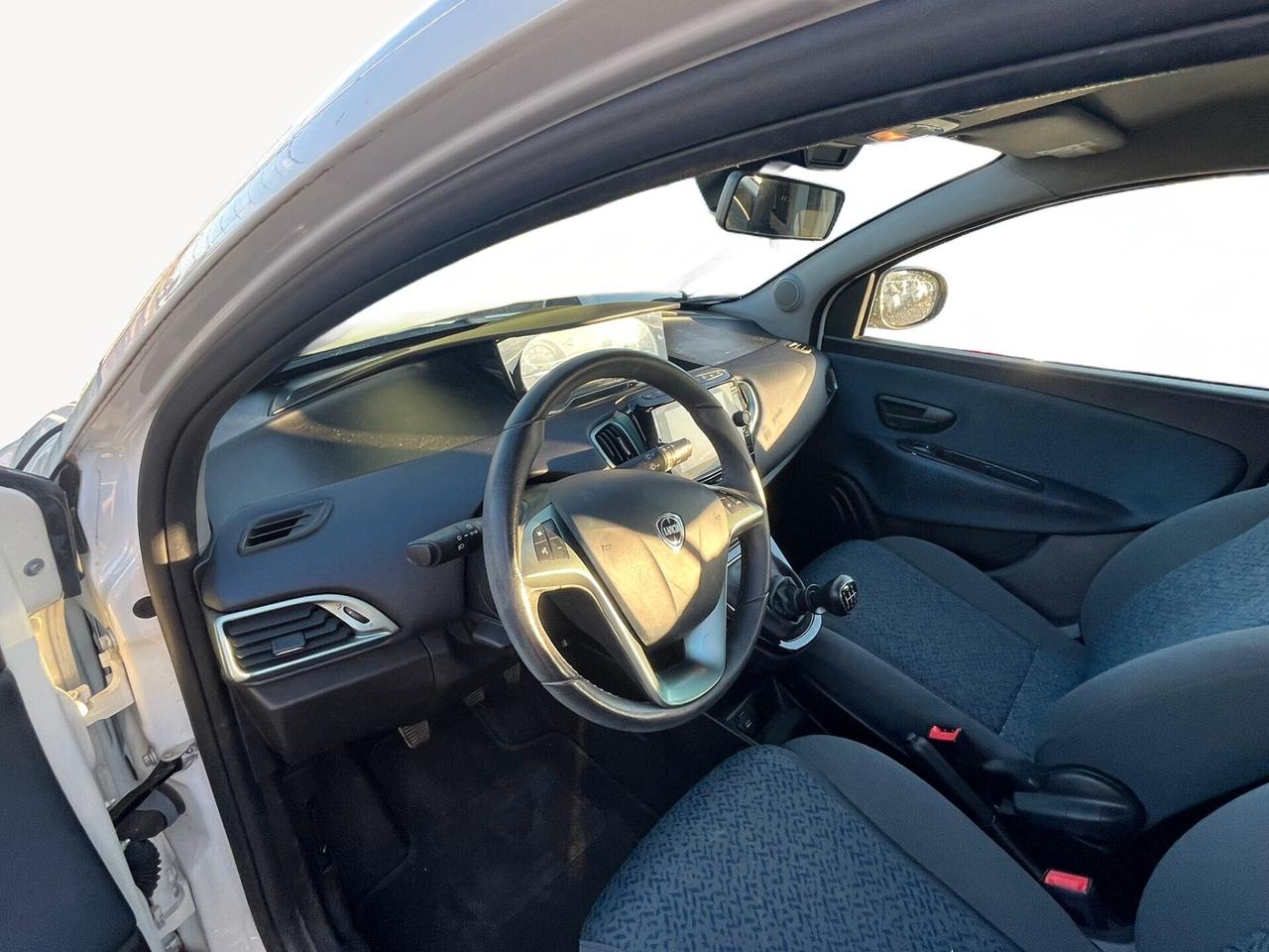 Lancia Ypsilon 1.0 FireFly 5 porte S&S Hybrid Gold Plus