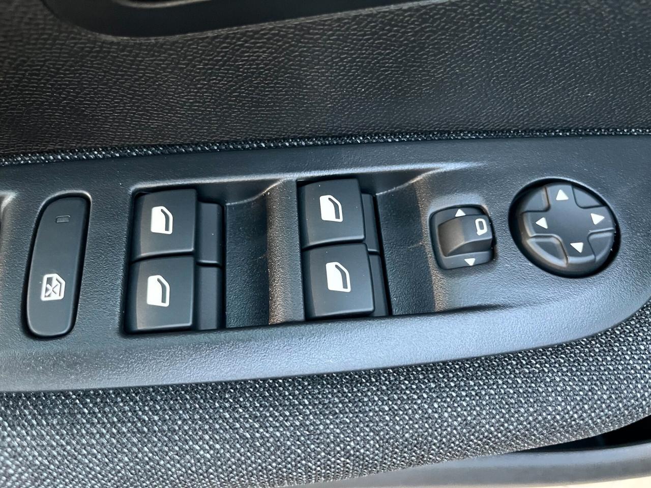 Peugeot 208 Hybrid 110 e-DCS6 Style Km0
