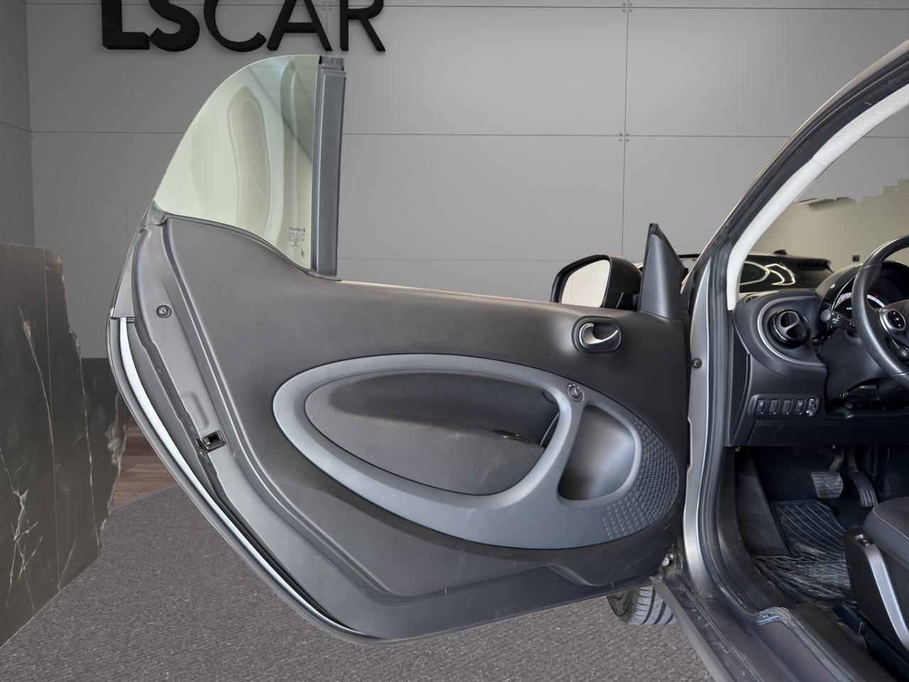 Smart fortwo coupe 0.9 Passion Turbo 90cv - Unico proprietario - Promo finanziamento - Cerchi in lega - Luci Led - Tetto panoramico - Schermo touch