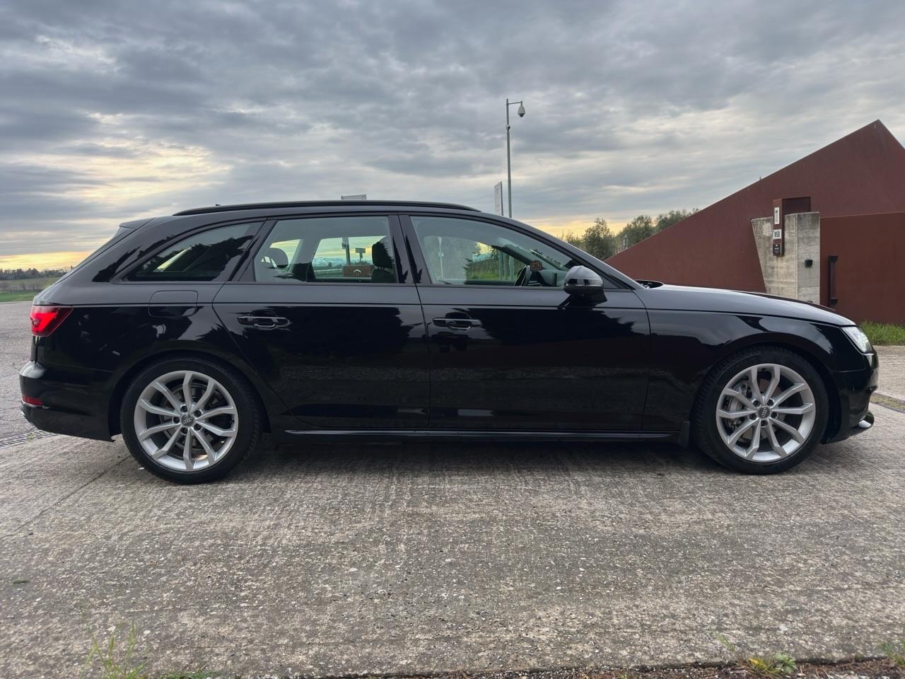 Audi A4 Avant 40 TDI quattro S tronic Business Advanced