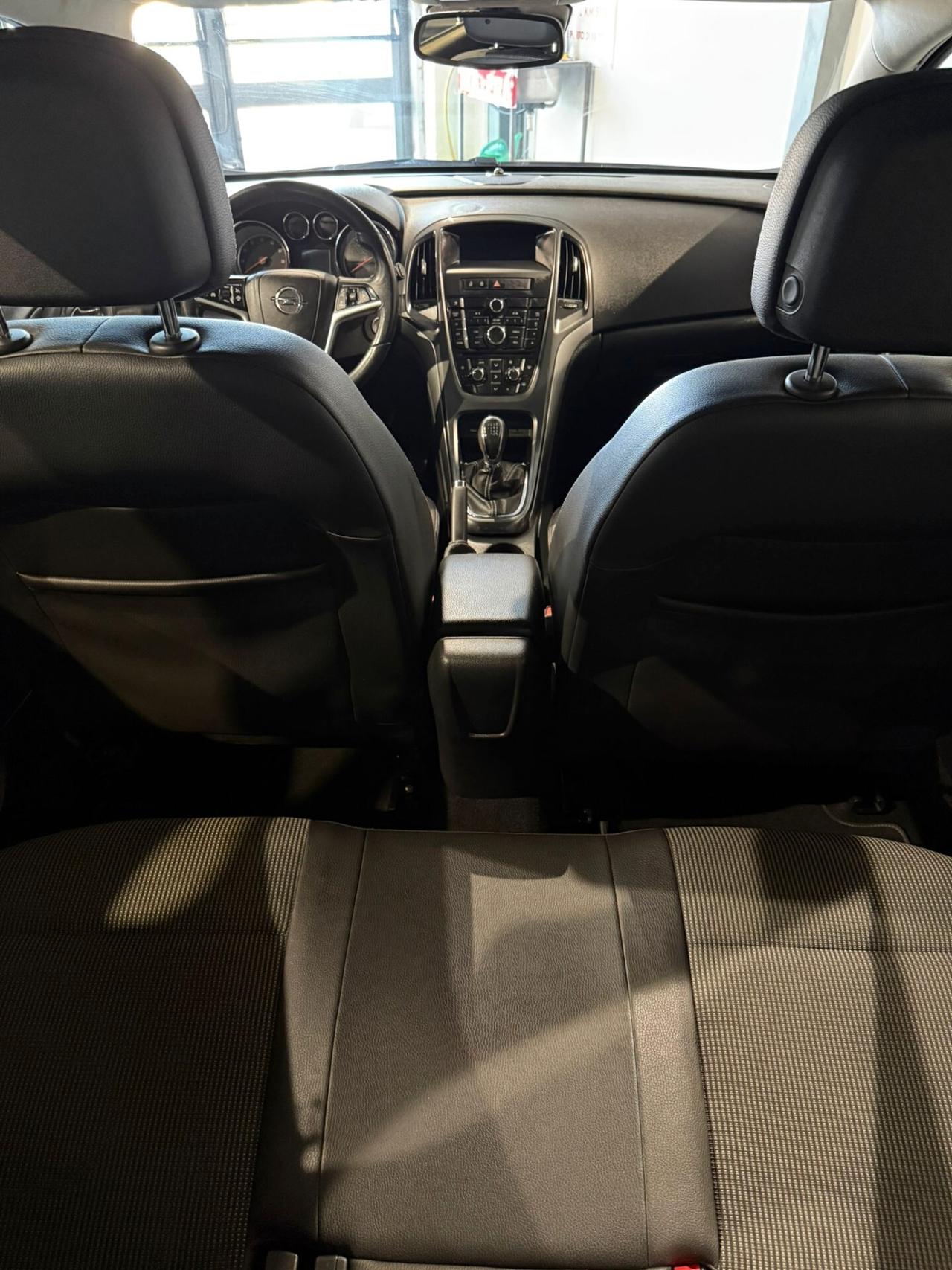 Opel Astra 1.4 Turbo 120CV - NEOPATENTATI - GARANZIA