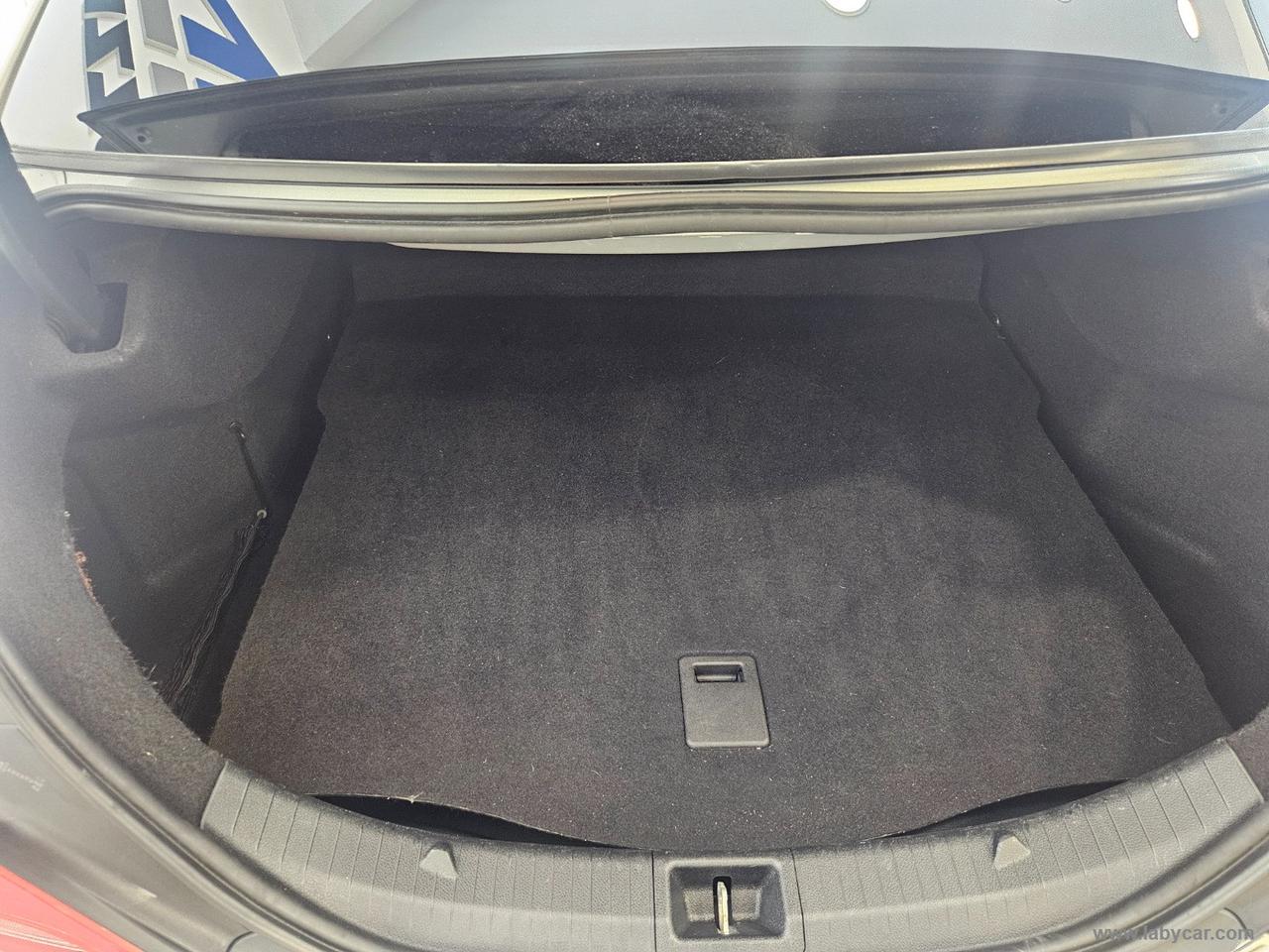 MERCEDES-BENZ CLA 200 CDI Premium